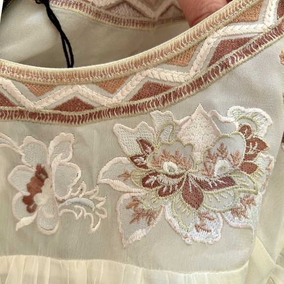 NWT AS by DF Viola floral top, M - Picture 3 of 4